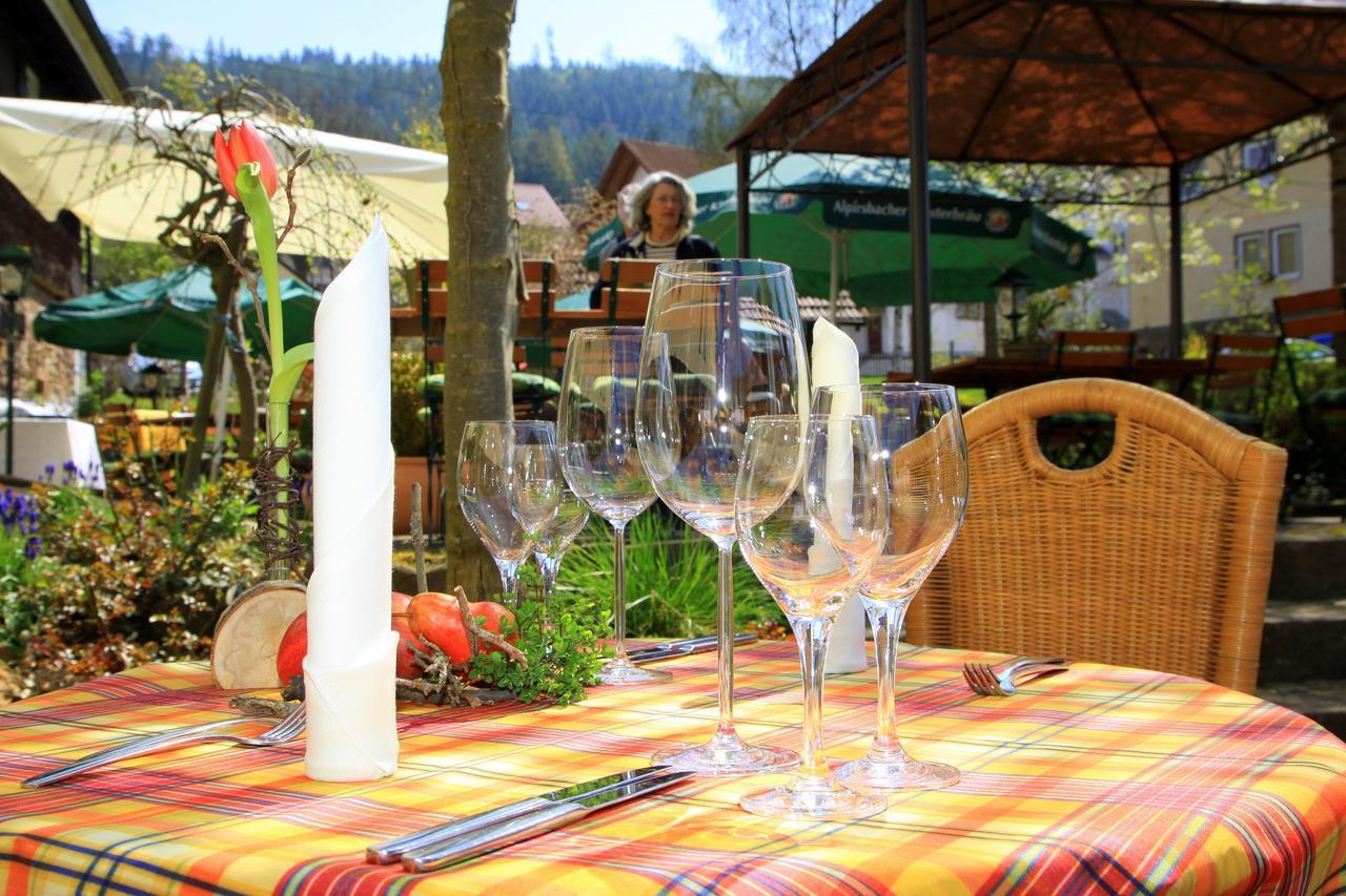 Gutshof-Hotel Waldknechtshof Baiersbronn Exterior photo